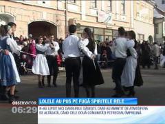 Hâzii au dat din bici, până au speriat toate spiritele rele