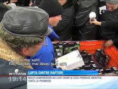 Lupte crâncene printre standurile unui supermarket din Iaşi!