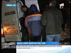 Doi bătrâni, găsiţi morţi în condiţii suspecte într-un apartament