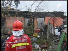 Două femei au murit iar un bărbat a ajuns la spital după ce o butelie a explodat lângă ei