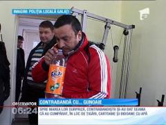 Câţiva traficanţi de ţigări din Galaţi, păcăliţi cu pachete cu sticle şi cartoane