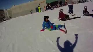 Video! Puterea unui copil de a se încuraja singur!