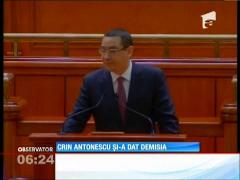 Crin Antonescu a demisionat din funcţia de Preşedinte al Senatului