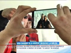 Jean Claude van Damme iubeşte România! Şi-a arătat muşchii la hotelul de gheaţă de la Bâlea