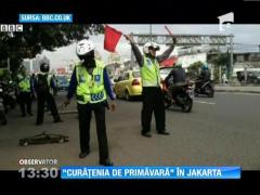 În ultimii trei ani, de pe străzile Jakartei au fost strânse de locuitori peste două tone de cuie