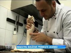 Braşovenii pasionaţi de artă culinară învaţă să gătească de la câştigatorul Top Chef