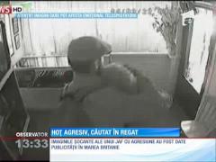 Imagini şocante! Un hoţ atacă fără milă o femeie într-un magazin