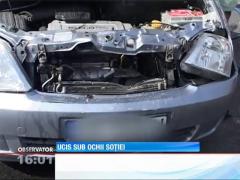 Ucis de un autocar sub ochii soţiei