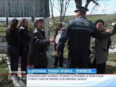 Clopotar alungat pentru că ar fi făcut legea în parohie și în cimitir