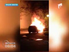 Maşina unui ofiţer de la DNA Suceava, incendiată în stil mafiot