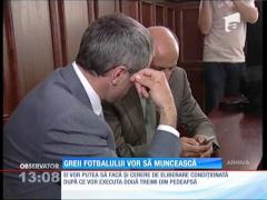 Greii fotbalului vor să muncească