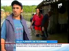 UPDATE / Premierul Victor Ponta a mers în Teleorman, judeţul cel mai afectat de inundaţii