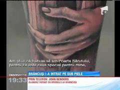 Un olandez și-a tatuat pe brațe operele lui Brâncuşi
