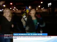 Tinerii au furat startul de 1 Mai! Au dat drumul la muzică şi au deschis sticlele cu bere înainte de miezul nopţii