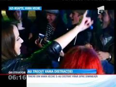 Vama nu doarme! Tinerii au transformat toată plaja într-un imens ring de dans