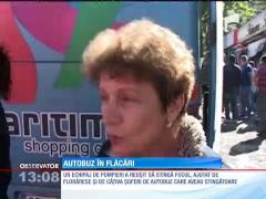 Panică în Constanţa! Un autobuz a luat foc