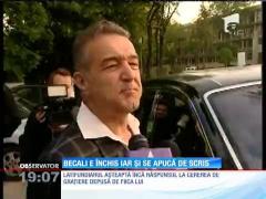 În închisoare, Gigi Becali devine autor de cărţi