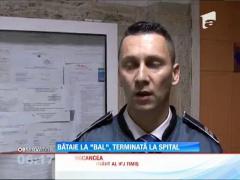 Patru poliţişti şi doi jandarmi au ajuns la spital pentru că le-au zis unor petrecăreţi să dea muzica mai încet