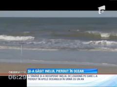 O femeie şi-a găsit inelul pierdut în ocean