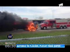 Un autobuz şcolar cuprins de flăcări a pornit de unul singur