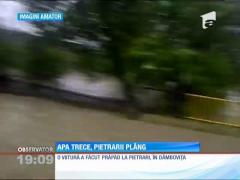 Zeci de gospodării au fost măturate de ape, în județul Dâmboviţa