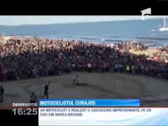 Cascadorie impresionantă pe un chei din Marea Britanie