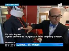 Costumul care te îmbătrâneşte cu 60 de ani în numai 20 de minute