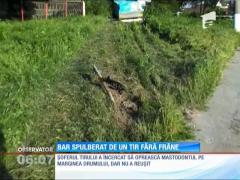 Un TIR a rămas fără frâne pe o stradă în pantă de la intrarea în Huşi
