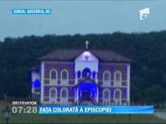 Kitsch-ul din biserici! Cea mai colorată clădire din judeţul Sălaj e chiar... episcopia