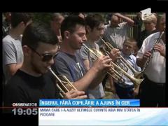 În Bistriţa a fost zi de doliu! Copila ucisă de un TIR, după dializă, a fost condusă pe ultimul drum