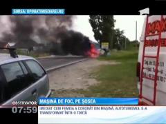 O femeie a fost aproape să ardă de vie, în maşina pe care o conducea