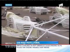 Furtună pe litoral! Marea a înghiţit plajele