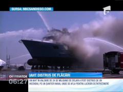 Iaht distrus de flăcări în California