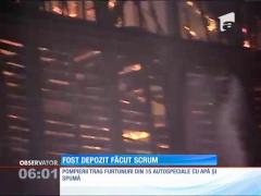 Incendiu în Bucureşti! Un depozit dezafectat a ars violent