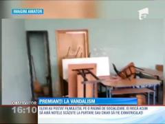 Încotro se îndreaptă învăţământul românesc?! O clasă a fost vandalizată de elevi