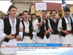 Festivalul folcloric "Sus pe muntele din Jina" a strâns sute de spectatori
