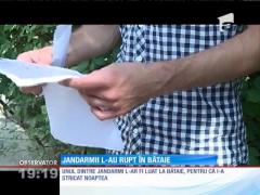 Un tânăr susţine că a fost luat la pumni de jandarmi după ce a petrecut într-un club