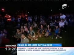 Filmul în aer liber bate canicula