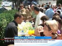 Sute de gălățeni s-au îmbulzit la icoana Maicii Domnului