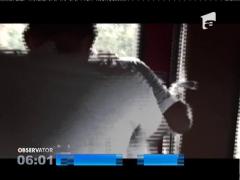 Snopit în bătaie şi aruncat dintr-un tren