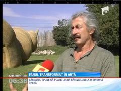 Un sculptor din Cluj a renunţat la piatră, lut şi metal pentru fân