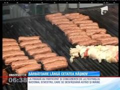 Sărbătoare lângă Cetatea Râşnov