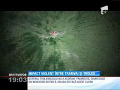 UPDATE / Accident între troleibuz şi tramvai