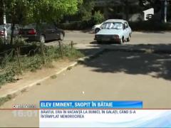 Galați: Un elev eminent, snopit în bătaie de doi copii de 13 ani