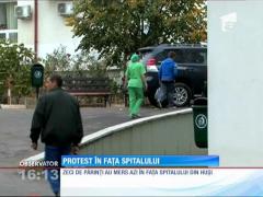 Protest în faţa Spitalului Municipal din Huşi