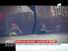 Special! Epava din Costineşti, distrusă de valuri