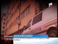 Ucis în scara blocului cu mai multe lovituri de cuțit