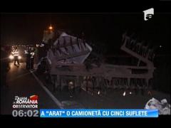 Camionetă decopertată de plugul unui tractor