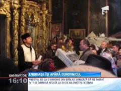 Enoriașii dintr-o parohie din Bârlad își apără duhovnicul