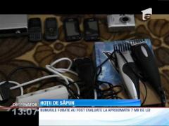 Trei adolescenţi au furat dintr-o casă absolut orice se putea căra